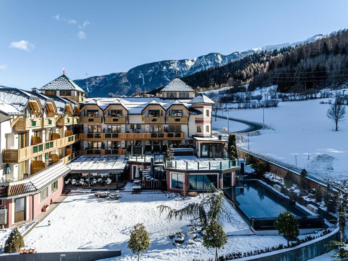 Tevini Dolomites Charming Hotel Commezzadura Exterior photo